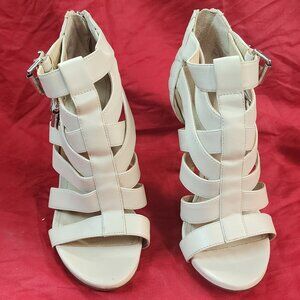 Cream Colored Open Toe strappy Sandals 8.5 no brand rear zipper